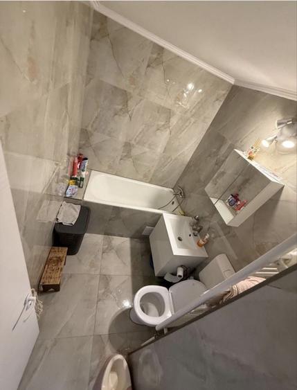 Apartament cu 3 camere decomandat în Iosia