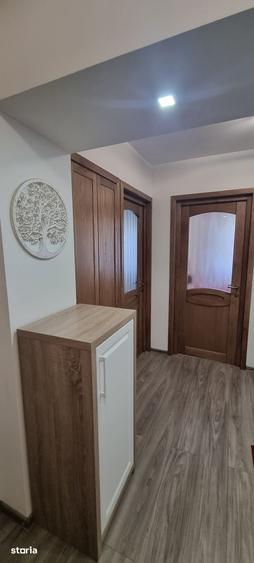 Apartament cu 4 camere decomandat în Central