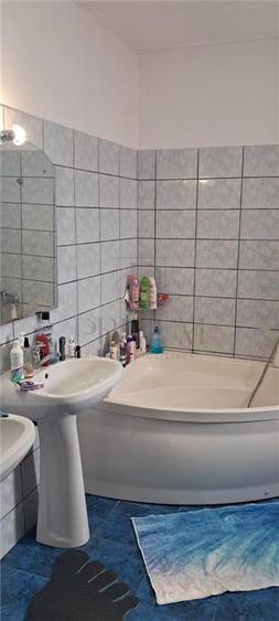 Casă individuală cu 6 camere cu Canalizare în Iosefin