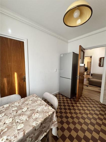 Apartament cu 3 camere decomandat în Deve