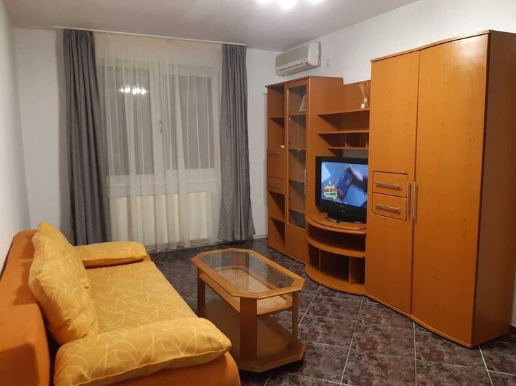 Apartament cu 2 camere decomandat în Runcu