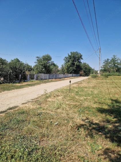 Teren de 1378 mp, în Ion Roată