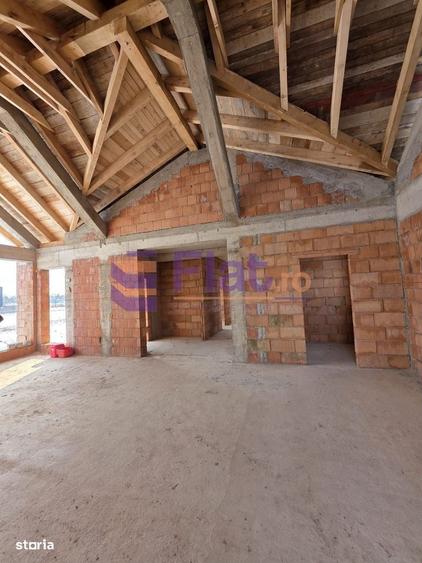 Casă cu 4 camere cu Teren 700 Mp în Central