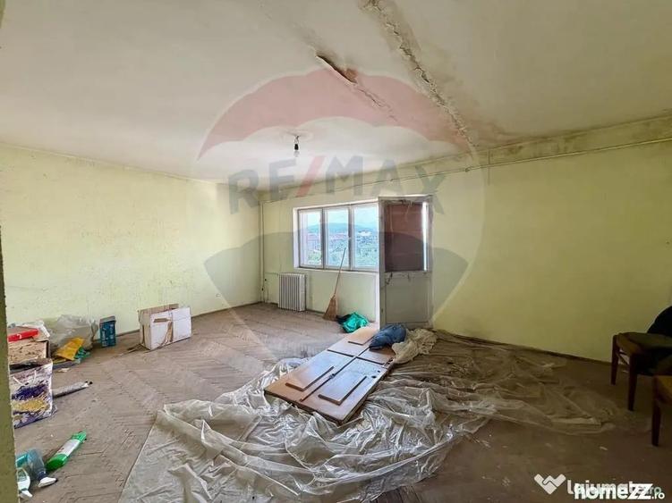 Apartament cu 3 camere decomandat în Brăilei