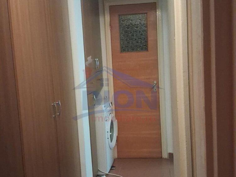 Apartament cu 3 camere decomandat în Drumul Taberei