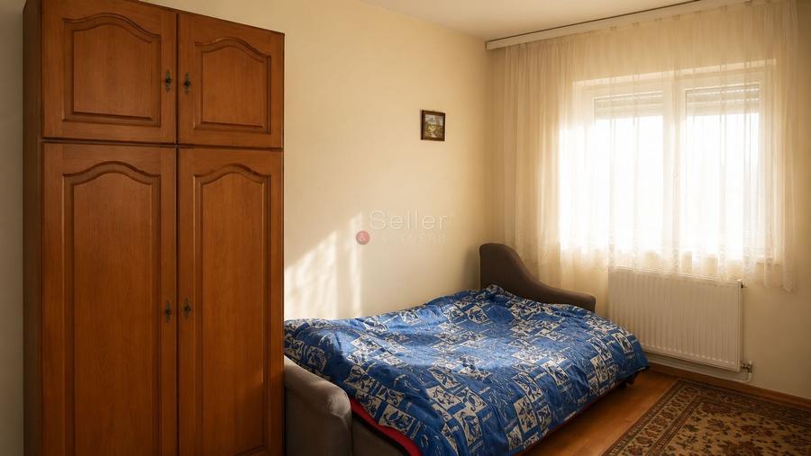 Apartament cu 3 camere decomandat în Județean