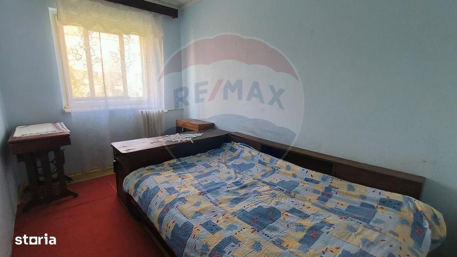 Apartament cu 3 camere decomandat în Micro 17