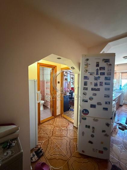 Apartament cu 2 camere decomandat, mobilat în Micro 5
