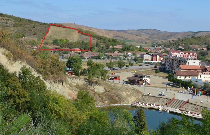 Teren de 11040 mp, în Cojocani