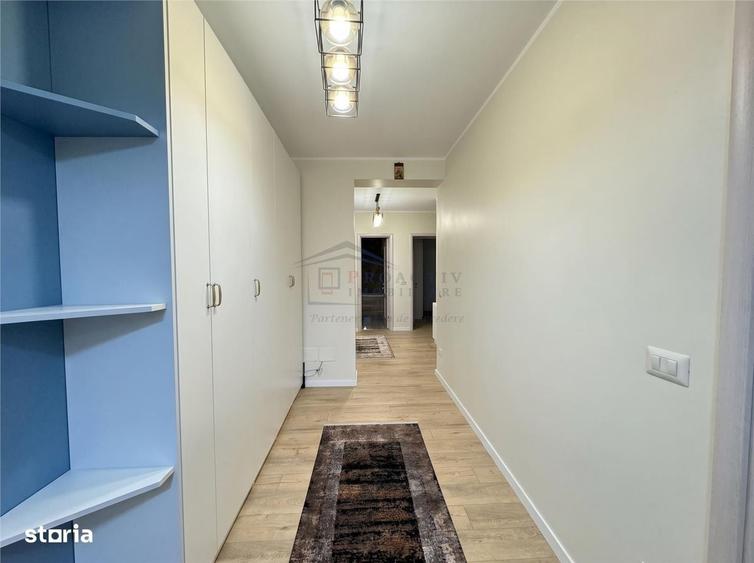 Apartament cu 3 camere decomandat în Universității