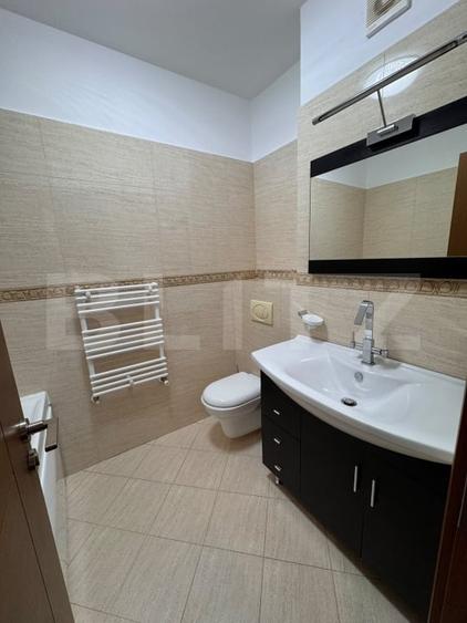 Apartament cu 3 camere decomandat, mobilat în Bună Ziua