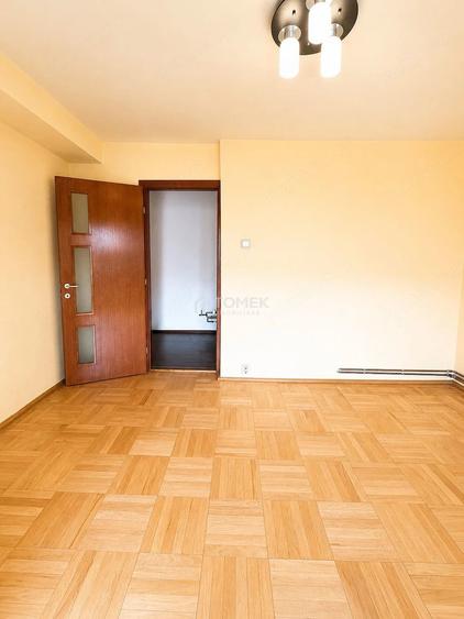 Apartament cu 4 camere decomandat în Scriitorilor