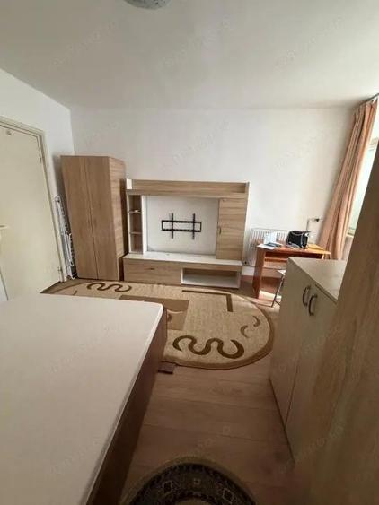 Garsoniera semidecomandata, etaj 1/4,Podul Electro, zona Lapus. - 1