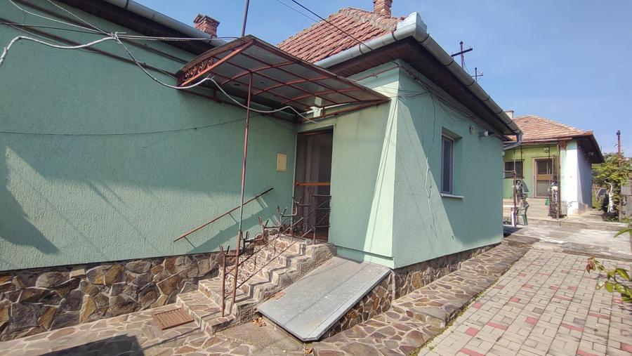 Vand casa cu 3 camere in cartierul Dambul Rotund - 2