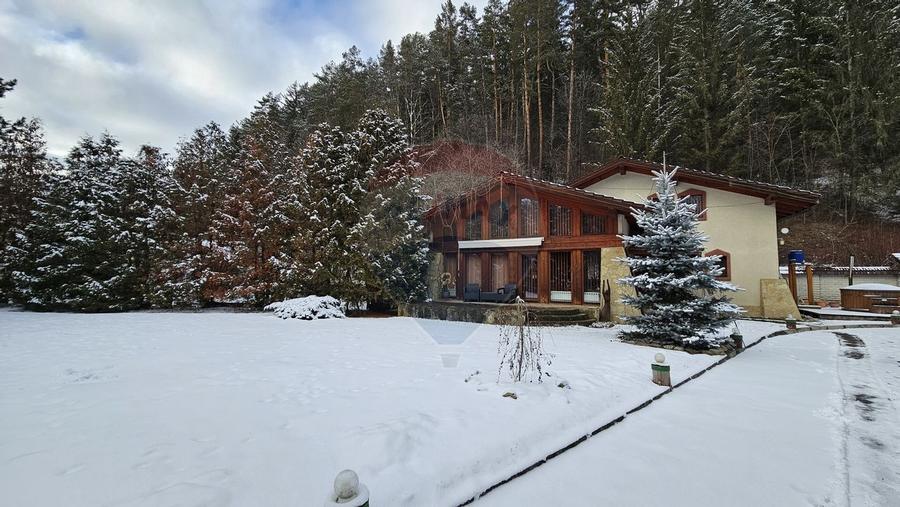 Vila de lux cu 4 camere de vanzare in Campulung Moldovenesc, Suceava - 40