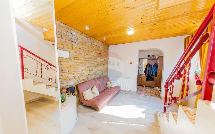 Proprietate reziden?iala de vanzare Strada 9 Mai - 3