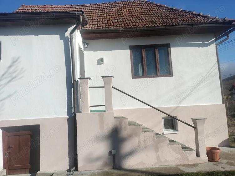 Casa+ teren 1840 mp Petre?ti de jos sat Livada ,intravilan,apa, curent, fibra - 2