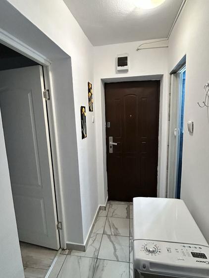 Inchiriez garsoniera, zona Piata Mica , parter - 1