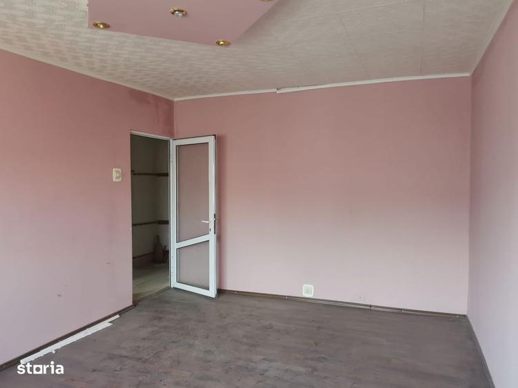 2 camere Topoloveni, etaj 4, finisaje clasice! - 3