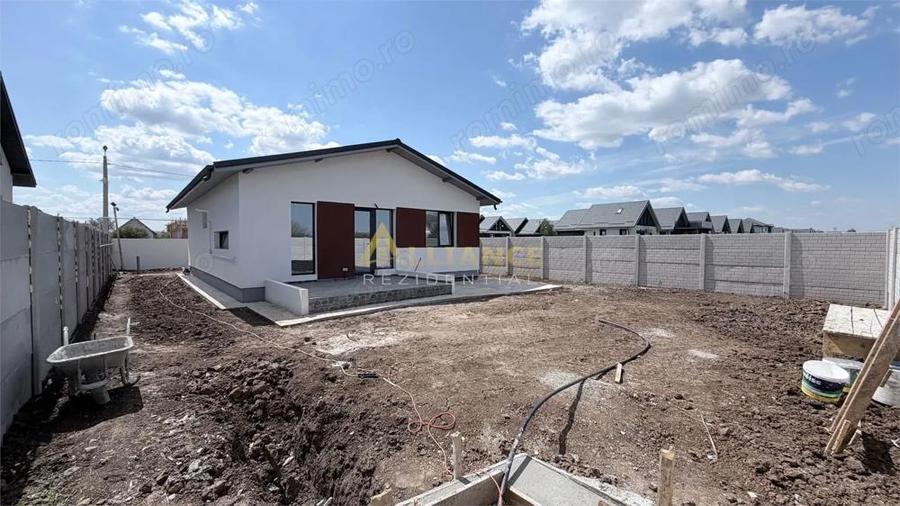 Casa Individuala - 3 camere - 2 bai - 430mp teren - 6