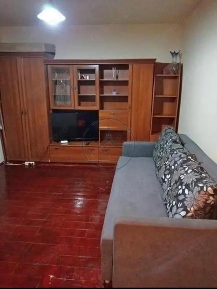 Garsoniera etaj 3 de Inchiriat - 3