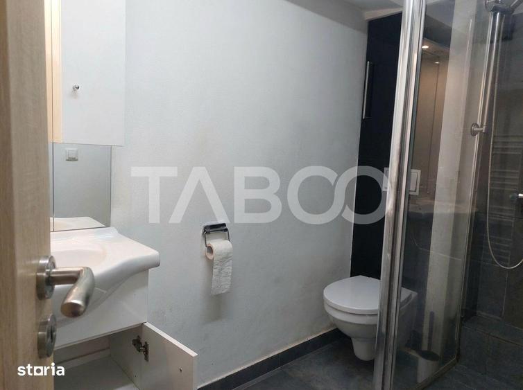 Apartament renovat complet 47 mp 3 camere str Tesatorilor Cisnadie - 9