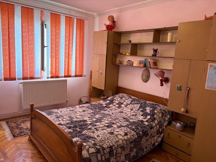 Apartament cu 3 camere de vanzare Targoviste  langa parcul Chindia - 4