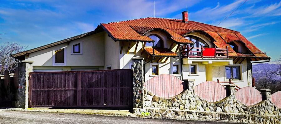 Vila/Pensiune 620mp  , teren generos 3862mp , priveliste de top , neopturata - 30