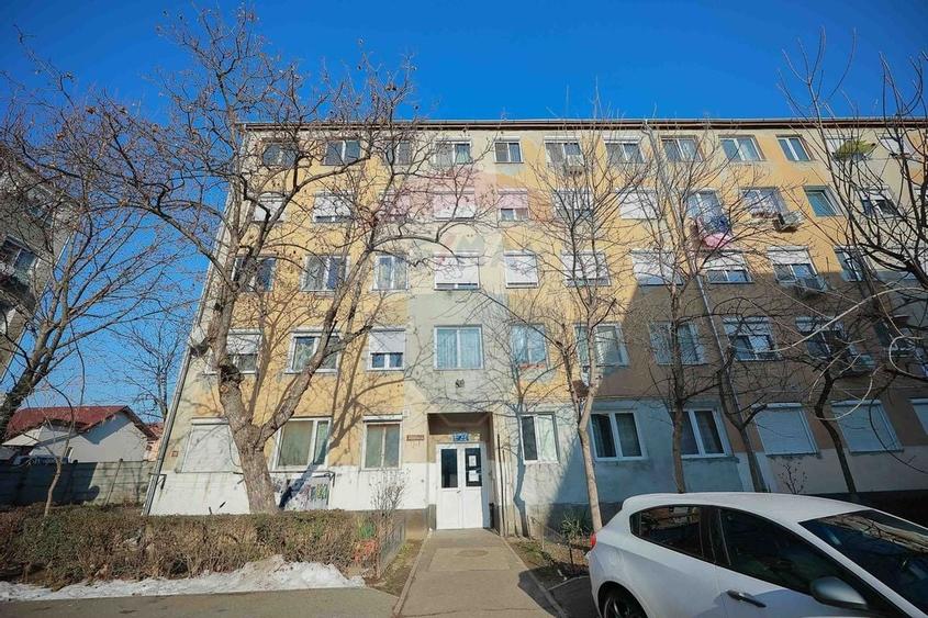 Apartament 2 camere et. 2, de vânzare zona Complex Velența - 11