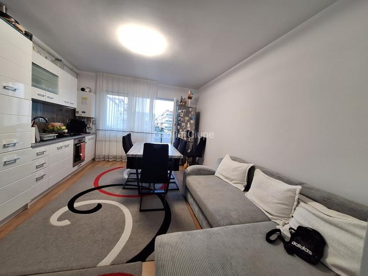 Apartament cu 3 camere, 55,6 mp, balcon, zona Terra