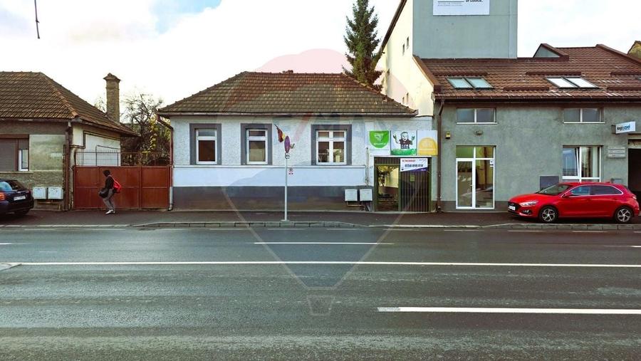Inchiriere imobil Brasov, zona centrala, strada Aurel Vlaicu, curte - 2