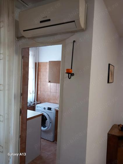 Dau spre inchiriere garsoniera renovata, in zona f buna, bloc civilizat - 2