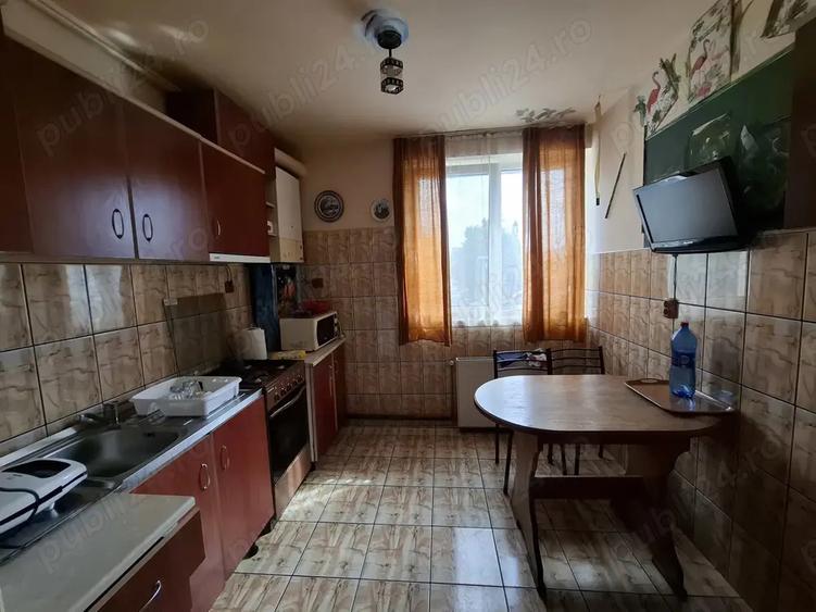 Vand apartament 2 camere in GHERLA , Piata Unirii , etaj 1 - 4