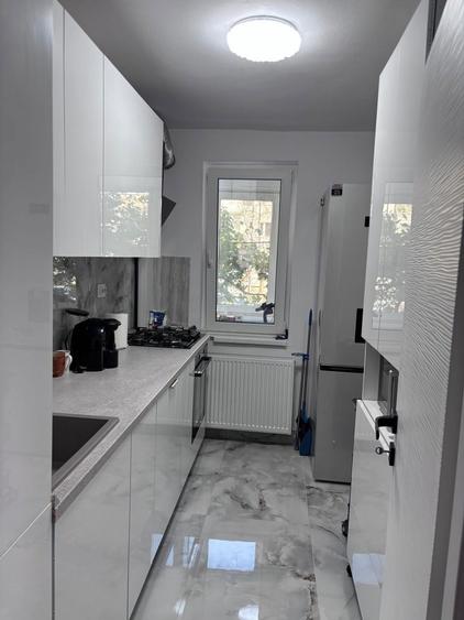 OCAZIE - Proprietar vand apartament 3 camere decomandat 72mp la parter zona Dambovita - 5