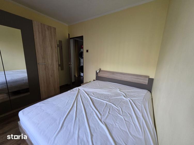 Apartament cu 3 camere decomandat în Titan