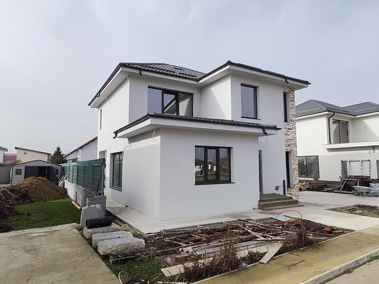 FARA COMISIOANE  in COMPLEXUL Rudem Gulia casa P+1 pod 2 placi 3 bai LA CHEIE - 9