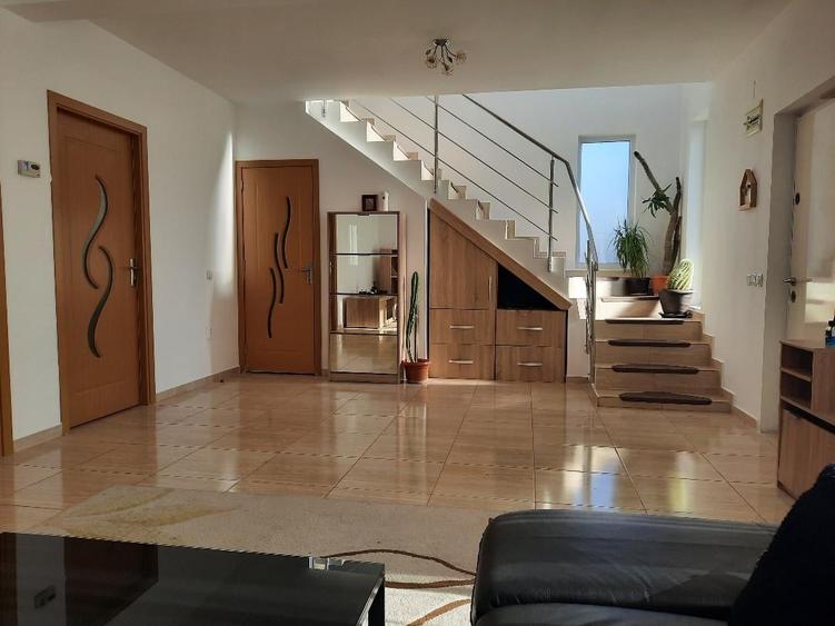 FARA COMISION in Bacu aproape asfalt casa gata mobilata cu 4 camere P+1+pod 560m - 12