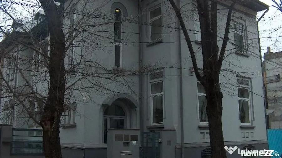 Casă cu 7 camere cu Teren 300 Mp în Dorobanți