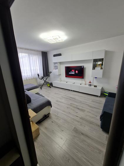 Vand Aprtament 4 Cam. Decomandat - 1