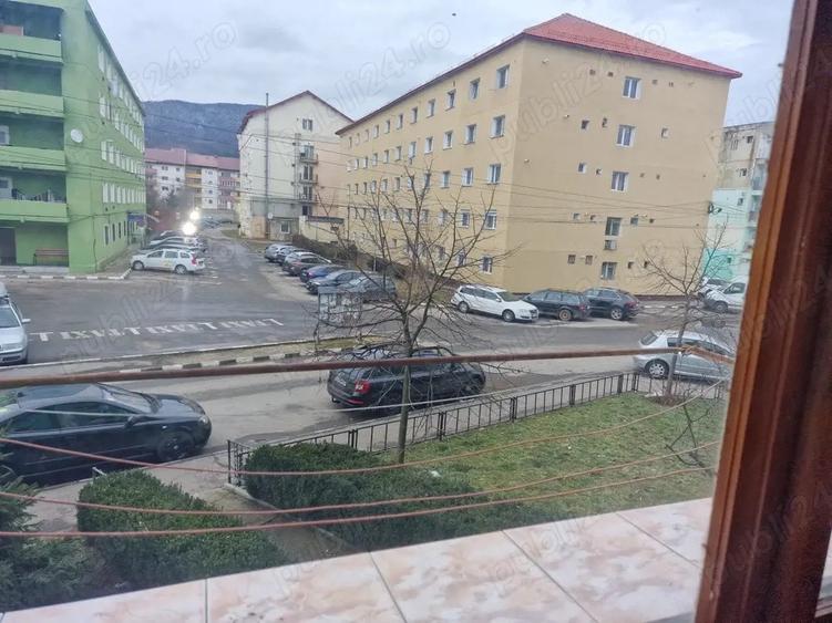 Inchiriez camera de camin cu bucatarie si baie - 3