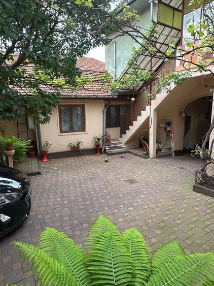 Casa de vanzare in centrul ora?ului Ora?tie - 2