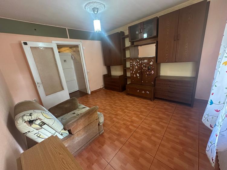 Garsoniera 21 mp - zona CET - 32.000 euro negociabil (Cod E8) - 9