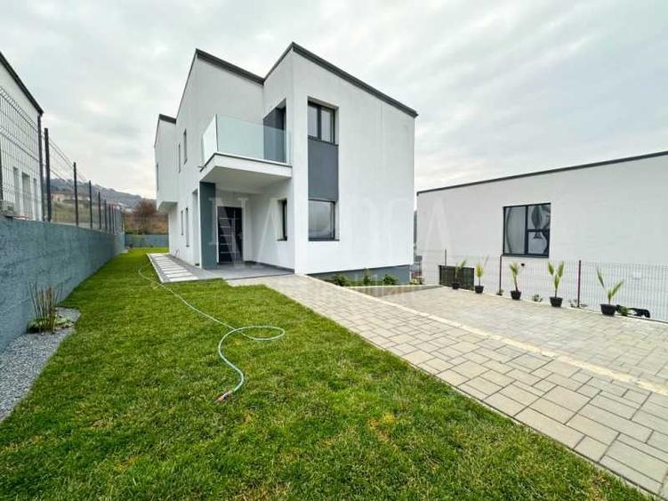 Casa 4 camere de vanzare in Floresti - 1