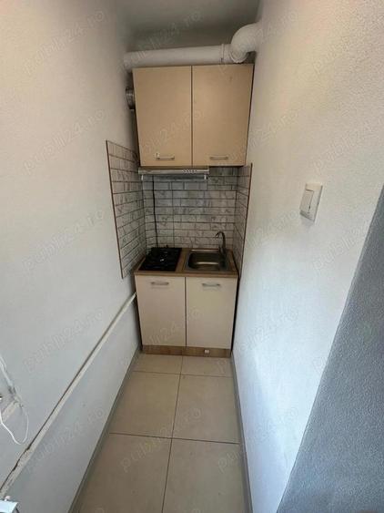 Agentie vand Garsoniera decomandata,1 Mai - Confecti-Politia Locala,,K-uri,etaj.1 - 2