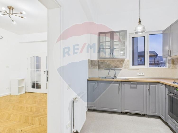 Apartament cu 3 camere de închiriat în zona Universitate - 3