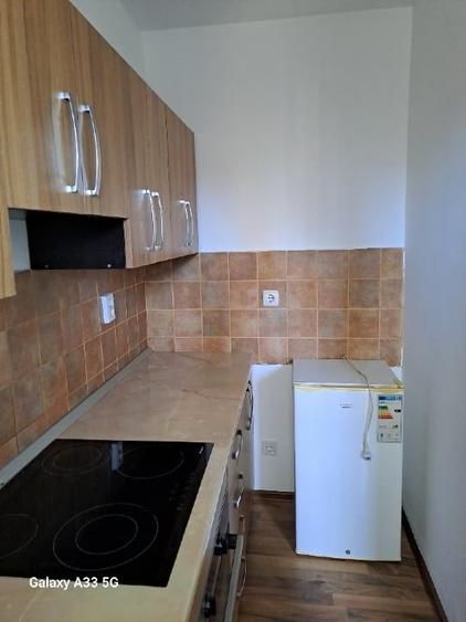 Poprietar inchiriez ap.1 cam decomandat utilat ,Complex-Lunei , centrala proprie - 2