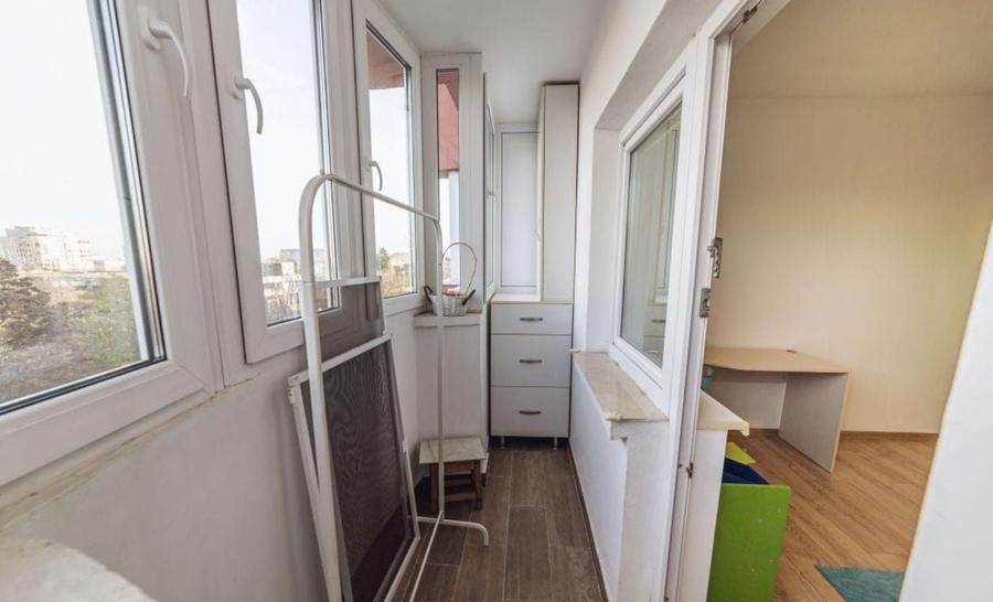 Apartament cu 3 camere decomandat, mobilat în Cotroceni