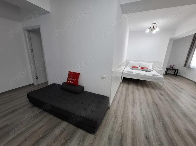 Inchiriez pe termen lung apartament 2 camere in Mamaia Nord - 1