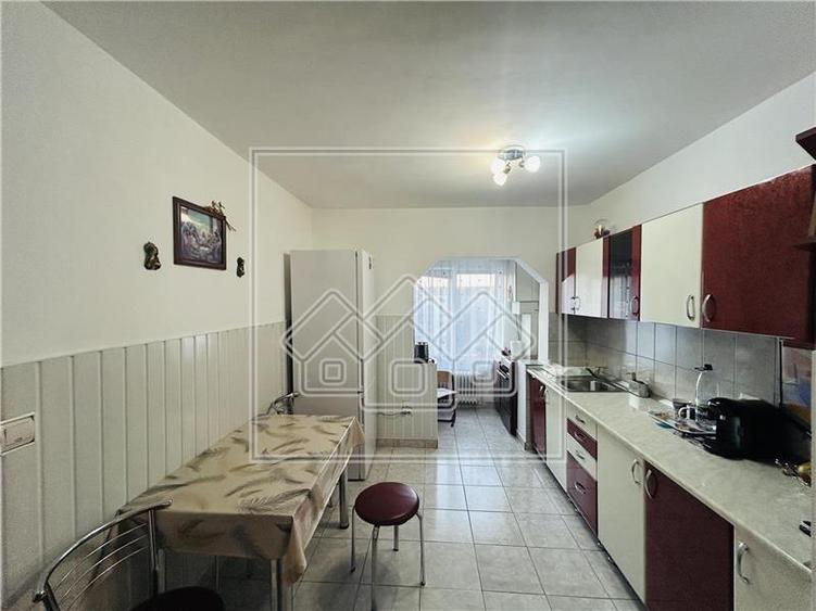 Apartament de vanzare in Sibiu - 2 camere, balcon si pivnita -Terezian - 3