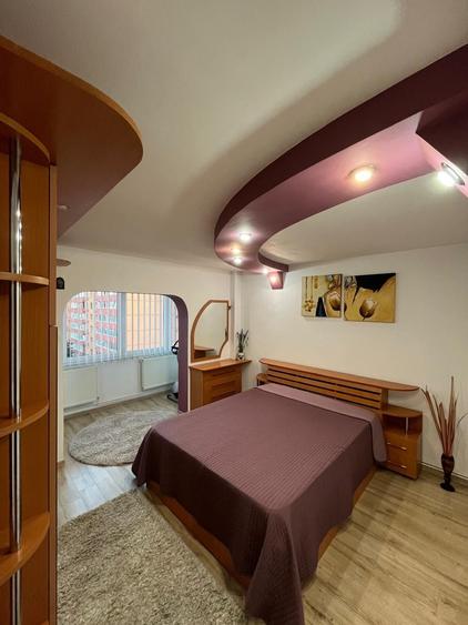 Apartament cu 3 camere decomandat în Hărmanului